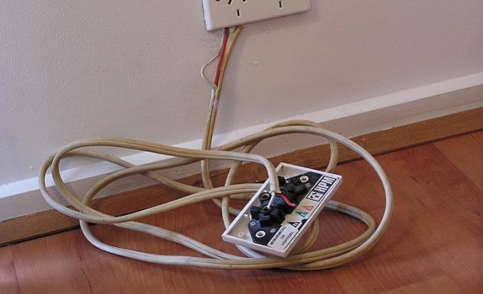 PerthPower's tweet image. How to Handle Electricity Safely During a Storm Emergency ? goo.gl/bTlUvk