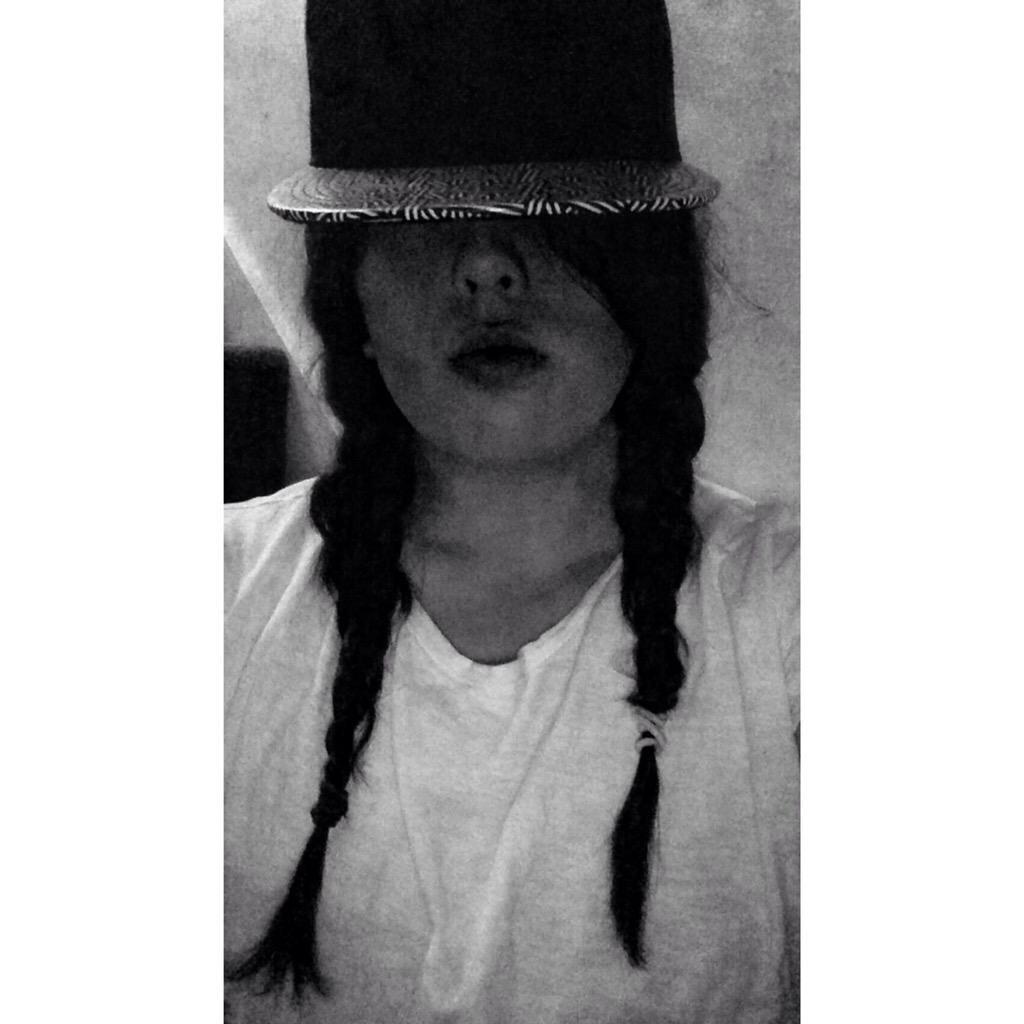 emilyl0u's tweet photo. @DevinHayes_ #followmedevin you already follow me so let's DM 😘 http://t.co/Q0qKxAxgtp