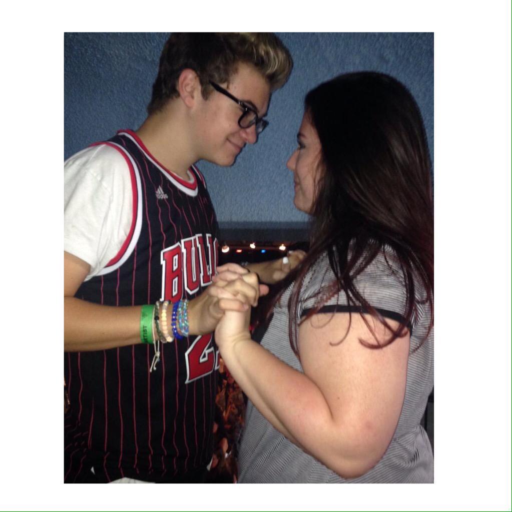 emilyl0u's tweet photo. @DevinHayes_ #followmedevin you already follow me so let's DM 😘 http://t.co/Q0qKxAxgtp