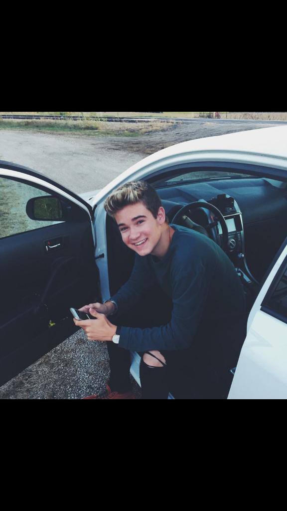 _jojocruz64's tweet photo. #followmedevin @DevinHayes_ http://t.co/Uo3WHcuhbA