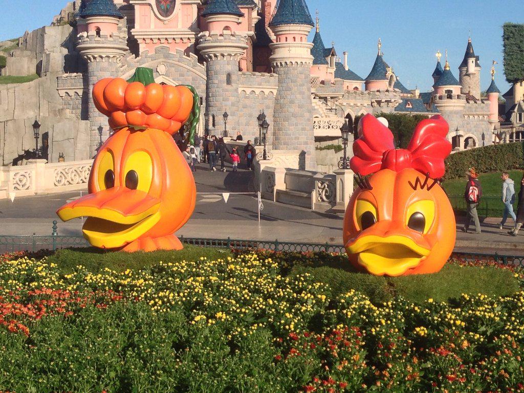 [Saison] Le Festival Halloween Disney (du jeudi 1er octobre au 1er novembre 2015) - Page 15 CPp-Q_VWgAA2xq8