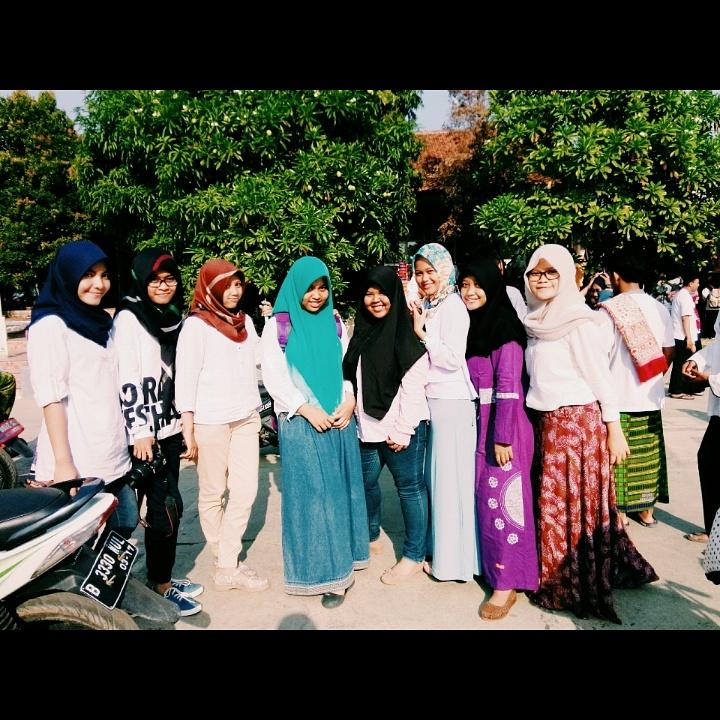 larasati_729's tweet photo. Happy ied mubarok 😘 http://t.co/ZU8YJjS8Hw