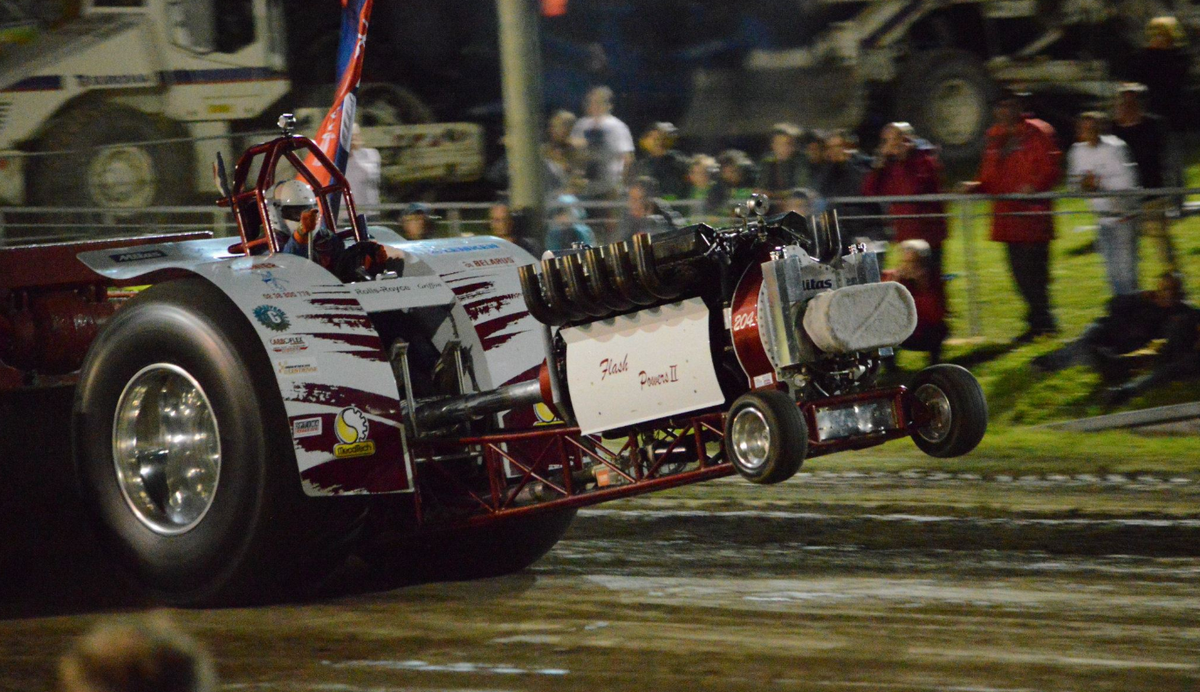 SELDMecaTech's tweet photo. #PackManPullingTeam achève sa saison 2015 avec le double titre de champion de FRANCE 2015 light modified & modified http://t.co/bkypA0n08y