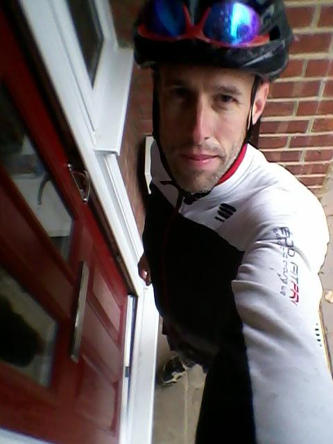 stephen32581572's tweet image. Nice wet school run.  #England #rain #notspain