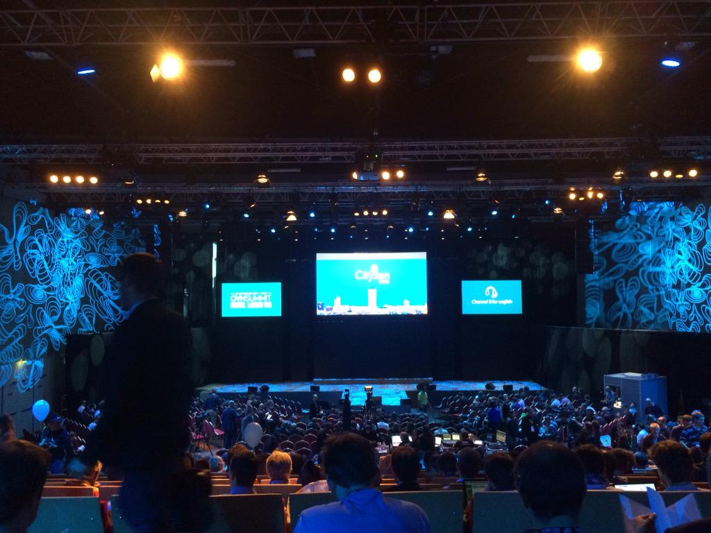 david_m's tweet photo. #OVHSummit #keynote pas trop mal placé http://t.co/OJgfpEtM21