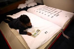 amantilibri's tweet photo. Ecco cosa vuol dire dormire "nei libri"!
Vi piacerebbe?
#BedBook http://t.co/EDd2GZanI5