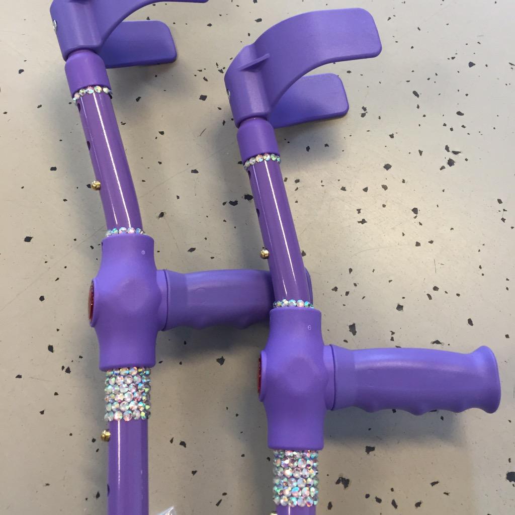 Hulpplus's tweet image. We kunnen ook #kinderkrukken voorzien van #blingbling