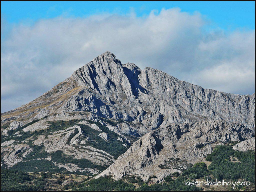sendadelhayedo's tweet image. Una montaña imprescindible de la cantábrica leonesa: SUSARÓN 
lasendadelhayedo.com/el-susaron/
#puebladelillo #boñar #leonesp