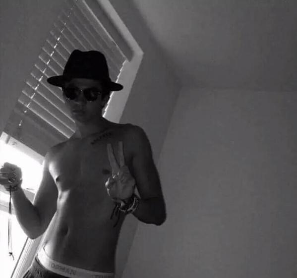 5sosRebs's tweet image. RT NAS FOTOS////RT IN THE PICTURES #MTVFanWars5SOSFam