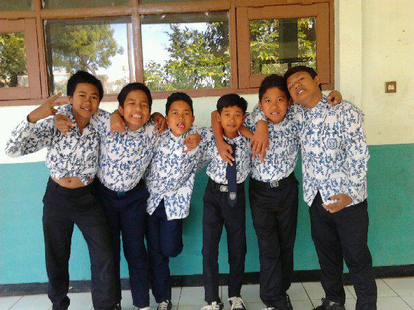 war_last's tweet photo. masih ingat dengan rangkulan kalian ini ? http://t.co/sk1SWxLsmh