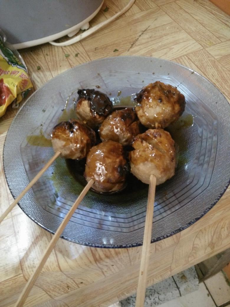 Ikutan bakar. Yuk bakso bakarnya <a href="/Kuningan_Asri/">Kuningan Asri</a> <a href="/Kuningan_Asri/">Kuningan Asri</a> <a href="/kulinerKNG/">Kuliner Kuningan</a> @Ciremai_post @CyberKuningan