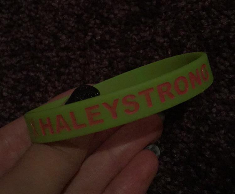 Every1 please help @hayybay as much as you can tomorrow anything helps even if its small it all adds up #HaleyStrong💚