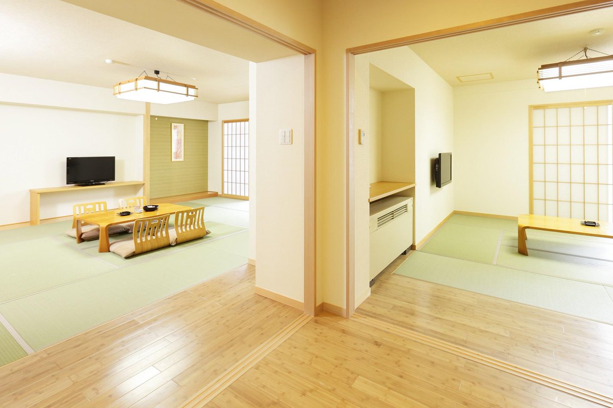 スパリゾートハワイアンズ 公式 9月24日は 畳の日 本日は全国畳産業振興会が制定した 畳の日 だそうです ホテルハワイアンズの客室 家族スイート は和室2間のタイプが人気です 広さは通常客室の約2倍 手足を伸ばして 思い切りごろごろでき