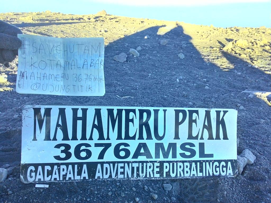 Malabar Denyut Nadi Kita.
Salam #savehutankotamalabar dari puncak gunung semeru.
