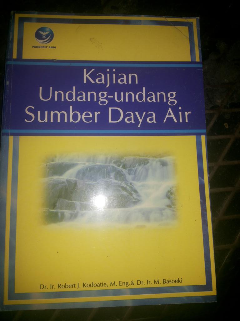 pranagaleri's tweet photo. #jualbuku #bukumurah #bukukuliah wa081291026570 t.b segalabukuada jl cinereraya14 #bukuhukum #komunikasi #ekonomi http://t.co/epWmtQhZhP