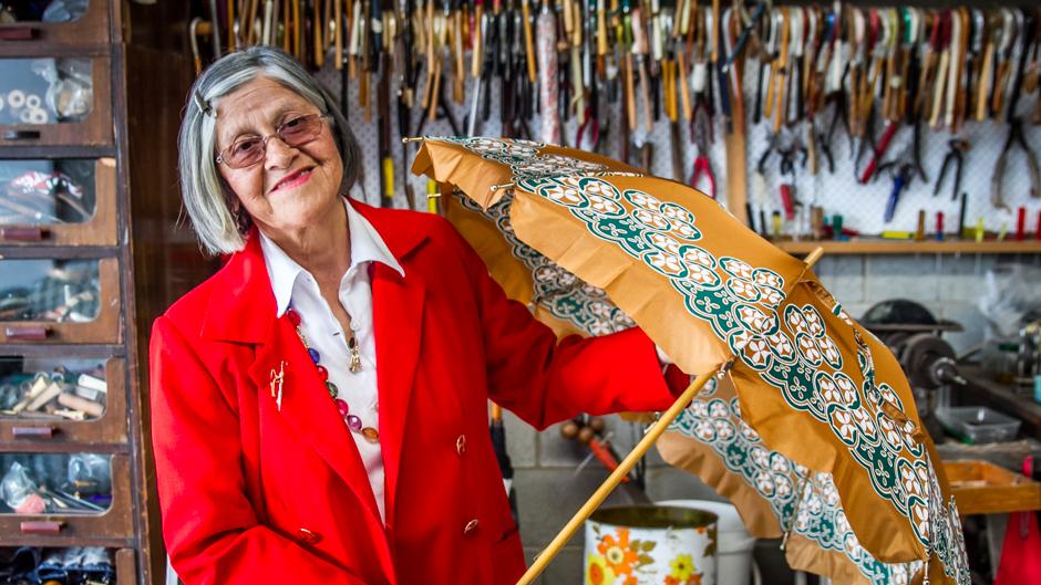 Meet Australia's last umbrella maker "My umbrellas are about beauty