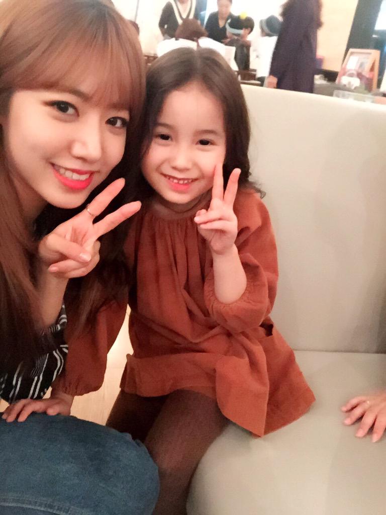 Apink_China's tweet photo. 150924 南珠更新翻译：
“一起吃顿饭然后看The Magic吧 哈哈哈 大家都要加油！在The Magic Little Tom和小偷公主试映会和孩子们>< 犹如天使般的孩子们眼睛里忽闪忽闪地透露着幸福 ”

apink中文首站 http://t.co/BVJQgmetsQ