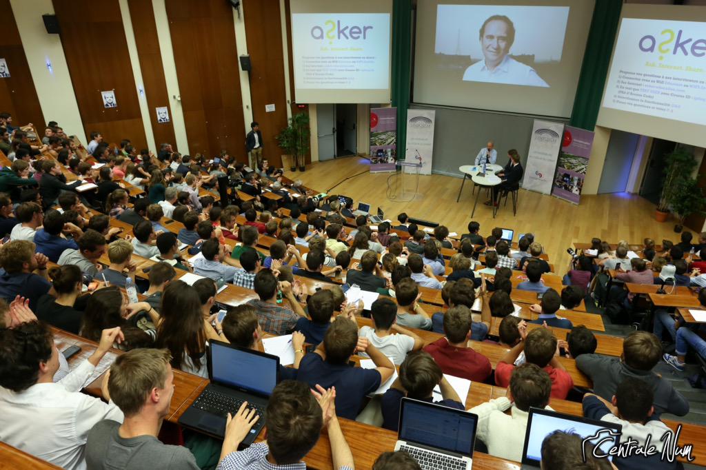 CentraleNum's tweet photo. La conférence d'ouverture de @SymposiumECS avec @alainjuppe en image sur notre site ! http://t.co/5NnvPDsDWt http://t.co/UNXmSCaWlc