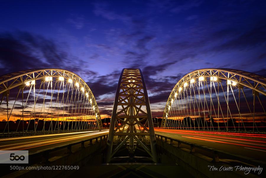 CoverGap's tweet photo. Follow the #Bridge to the ... - http://t.co/9muoRjKVsc #Blue #Canada #CanadianCreative #Cityscape #DiscoverON http://t.co/1pT7hH0Djc