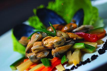 Celebrate World Tourism Day with mussels in Dubrovnik restaurants :)
#Dubrovnik #mussels

experience.dubrovnik.hr/eng/sto_raditi…