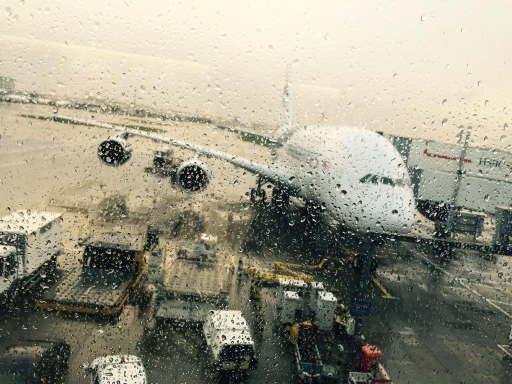 Not travelling today but I do love a good look in' plane.<a href="/HeathrowAirport/">Heathrow Airport</a> #t4 #malaysianA380