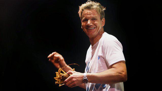 F3Aquitaine's tweet photo. #Bordeaux @GordonRamsay investit sa nouvelle #cuisine @GHBordeaux @BordeauxTourism - VIDEO http://t.co/W3gnQO3mDr http://t.co/7pNsyZgNjb