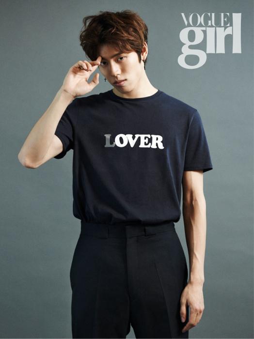 wowwh1991's tweet photo. [PIC] #인피니트 Dongwoo for Vogue Girl Magazine October 2015 Official Photos #2via :infinite7soul  http://t.co/fl4QmjKfqE
