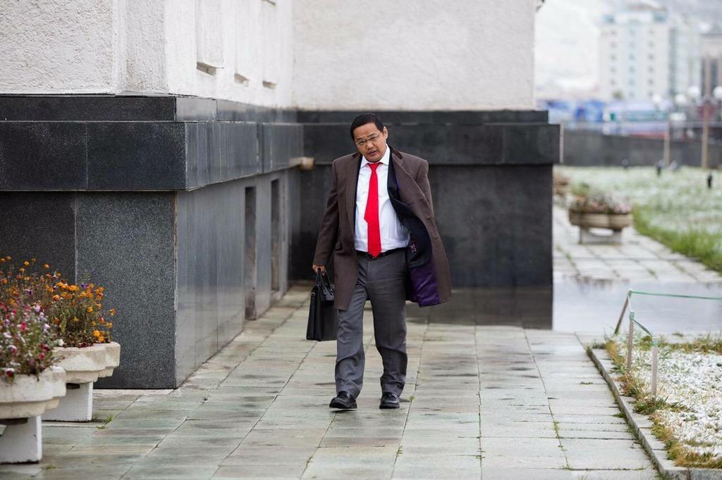 Миний ажил Төрийн ордон. Жиргээч <a href="/TsogtgerelB/">Батчулууны ЦОГТГЭРЭЛ-ШИЛЭН</a>