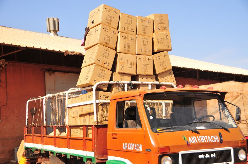 ProjectPlayOrg's tweet photo. The truck that brought the joy to the village  #ProjectPlaySoccer #Africa #OneWorldSoccer http://t.co/tn3gJuwQVO