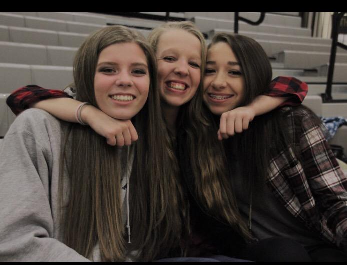 tiaraeldridge's tweet photo. hahahahaha omg happy 16th roni mae zachary!!!!!! 💗💗 so glad to have a bff like u in my life, I love you ❤️ #pnutt http://t.co/tZVKFuDZX7