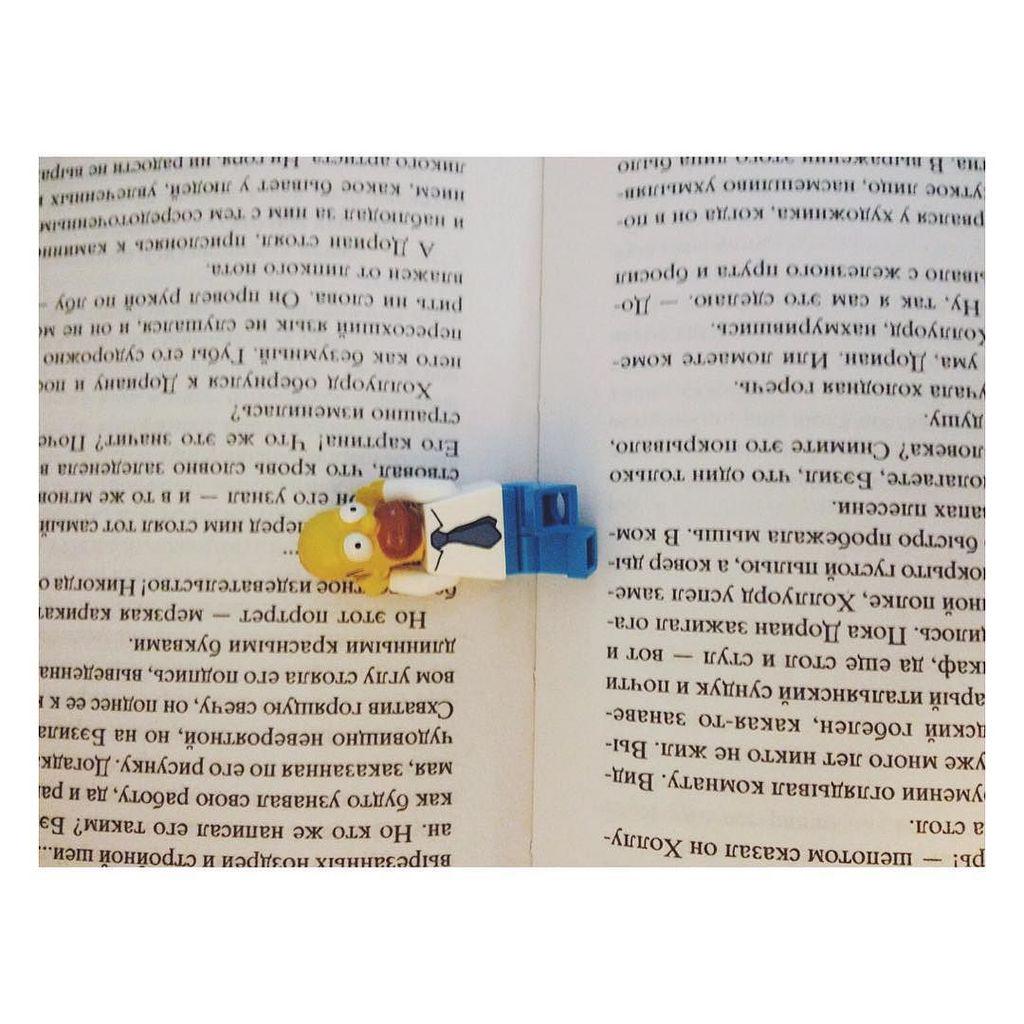 Insta_Lego's tweet photo. http://t.co/xeiPqZiASi - whatree_reedid - #lego #simpsonlego #legosimpsons #gomersimpson #book http://t.co/WR4qqhHRWS