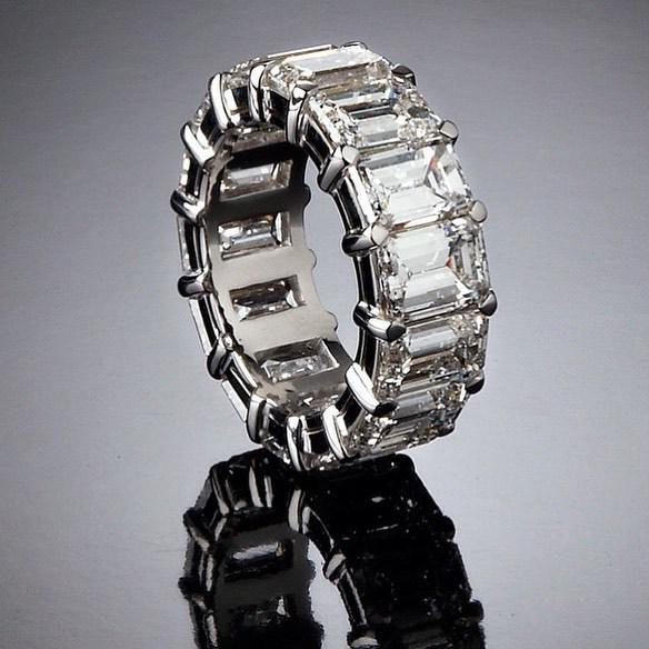 MikeNekta's tweet photo. Till eternity and beyond! #EmeraldCut eternity band from @veschettijewelry!
#ClassicChapter #ExceptionalEmerald #Br… http://t.co/EfU20dPPO0