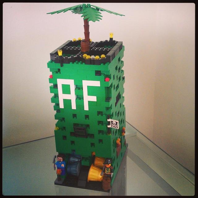 aldo_ferrari's tweet photo. My New creation: Lego Coffe Capsule holder,porta capsule di caffe in lego. #lego #ibuildit… http://t.co/uutMATKFC2 http://t.co/qMXbWoE1Wd
