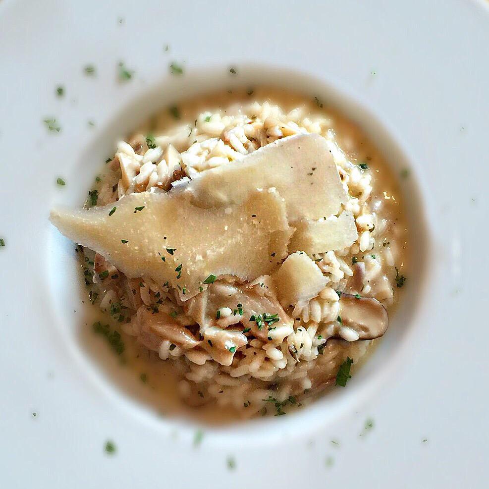 WeAreBunga90's tweet photo. New COMFORT FOOD menu from October. Including...
Wild mushroom, white truffle cream and Parmesan risotto http://t.co/cZsEyK965L