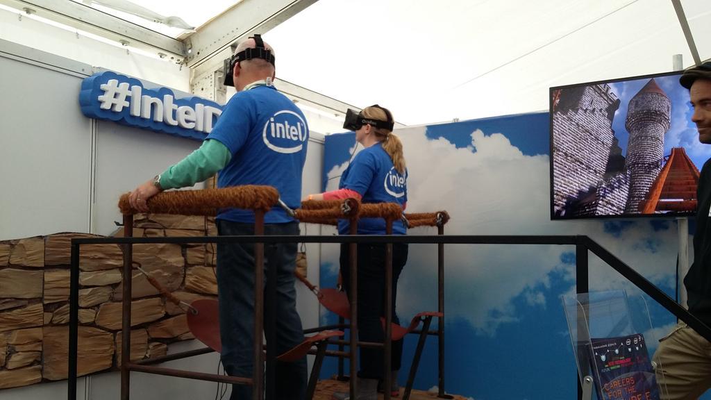 kmulholl's tweet photo. 8:30 And the @Intel_IRL virtual Roller coaster has left the station. #inteldigs @NPAIE http://t.co/QqGORsVZvP