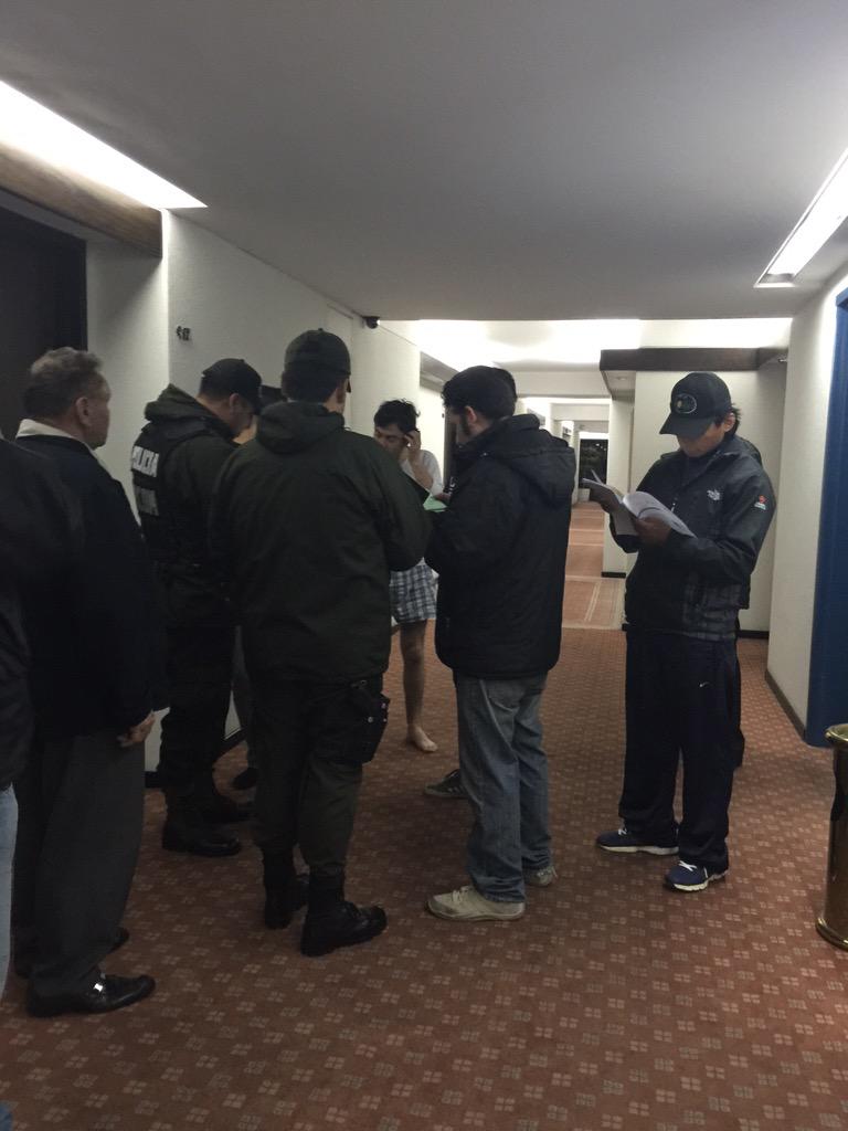 alfonsoconcha's tweet image. A las 2;59 AM hora local nos sorprenden con control migratorio a pesar de entrar c/visa d periodista a Bolivia.