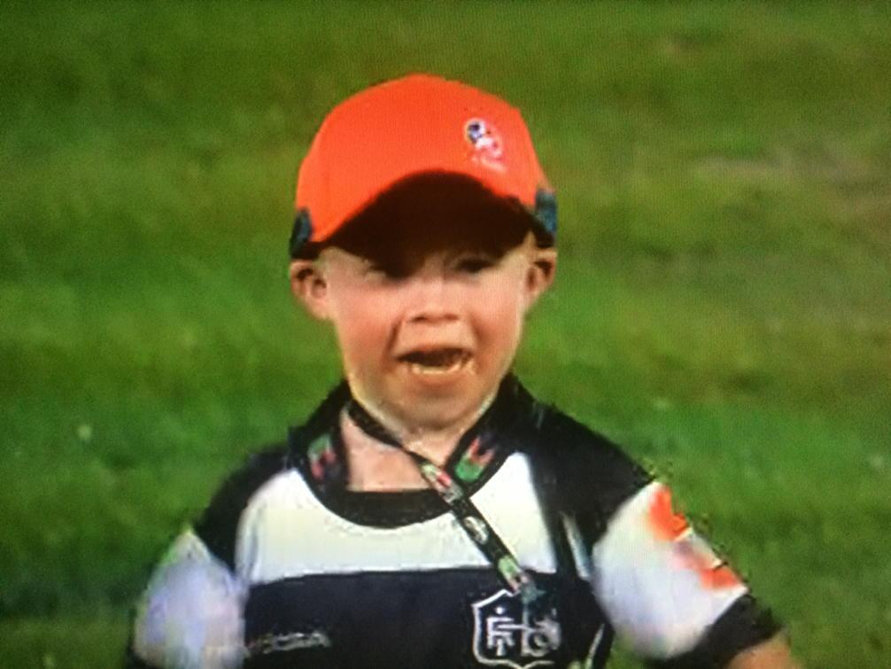 bloggeratlarge's tweet photo. The best thing about the @HBMagpies game so far #goCaden http://t.co/dsTYNPlFM8