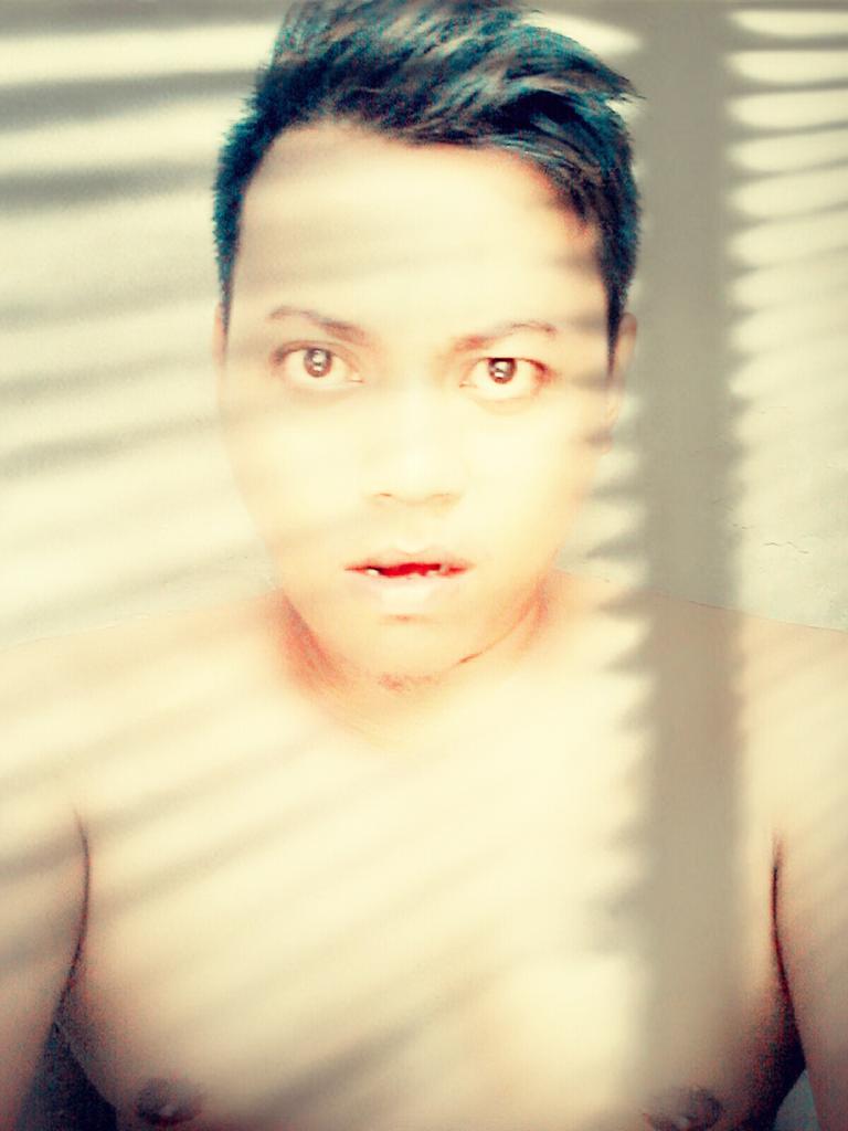 moelsad's tweet photo. Galau sesion. Hhahaha http://t.co/ccupHCfSWb