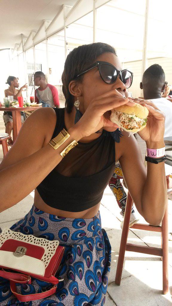 Ms_kellzz's tweet photo. Pretty girls that eat have all the fun #VowBdayFest http://t.co/AnJZ2qIbfM