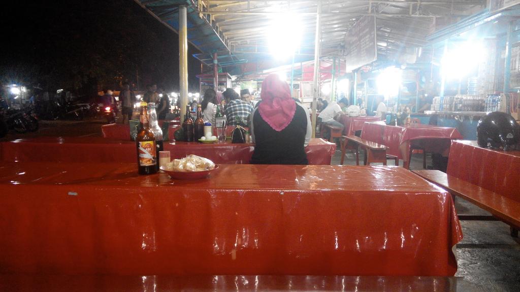 Nongkrong seru di warkop. cocok?
Klen dimana?