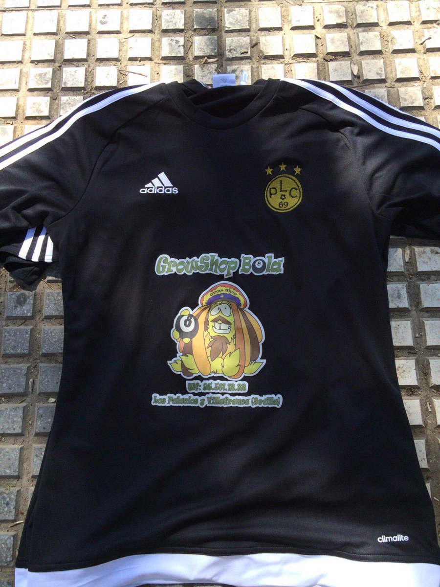 plc_team's tweet photo. Nueva equipación 2015/16 http://t.co/ZTj6FdFfs2
