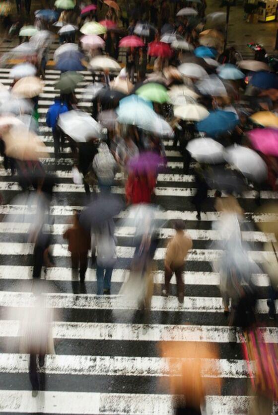 HandbagRaincoat's tweet photo. 💧💧💧  #OWNTHERAIN http://t.co/Zpwq5szx2Y