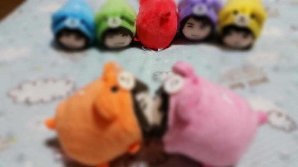 kitamagoo's tweet photo. ７種揃ったから念願のこれをやってみる！
仲良しペアどうしのキス💕💕💕
一枚目みちゅが拗ねて後ろ向いてます😌
#キスマイ
#キスマイワールド 
#キスマイベア http://t.co/GESvGbMZJI