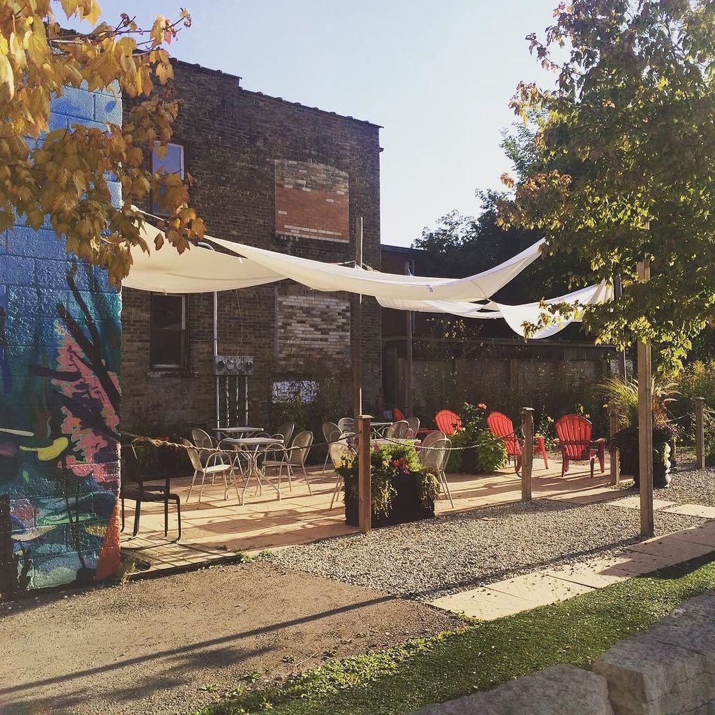 lealou's tweet photo. The back patio at @birdsandbeans is gorgeous today! #happyfall #birdsandbeans #mimico http://t.co/nKecx0WJC1 http://t.co/tcw7ENvq9F