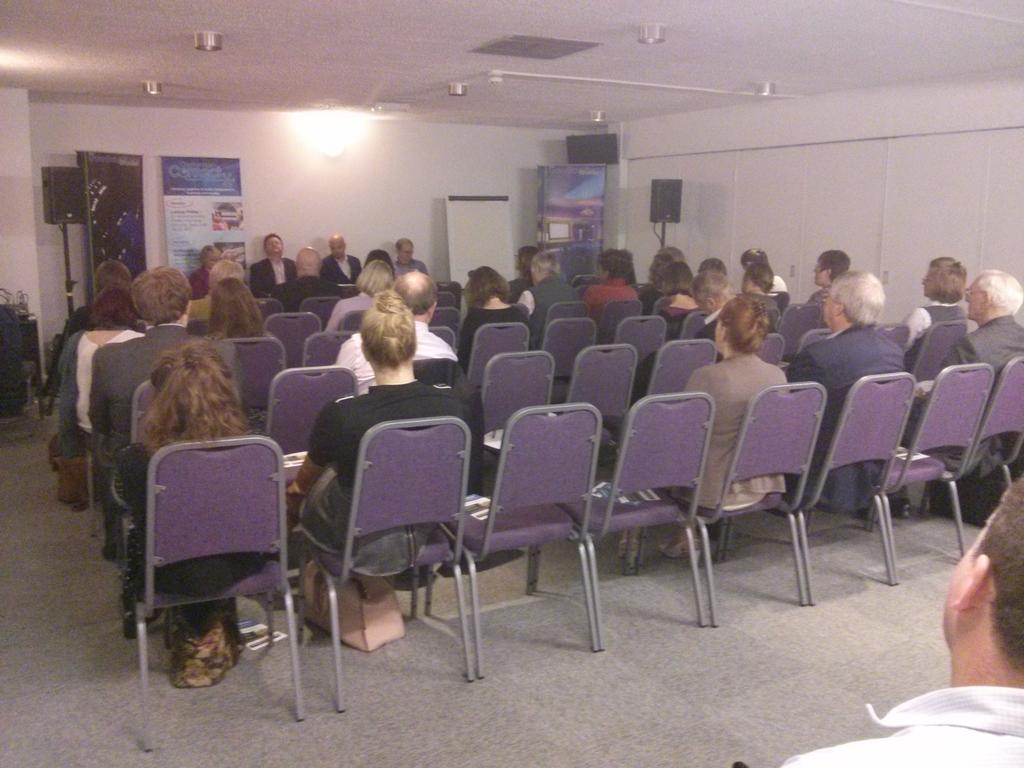 TP_Works's tweet image. .@intranetfuture, @andypoulton and @MAdesignltd talking about online marketing at @cheltconnect business day.