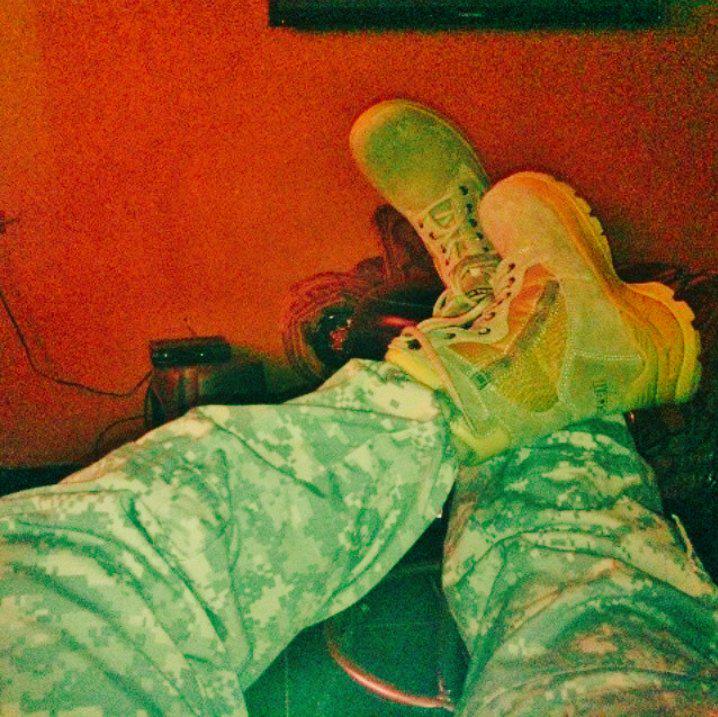 suaw1993's tweet photo. Tabm .cambio mis zapatillas por esto. http://t.co/OL7emn96Sa