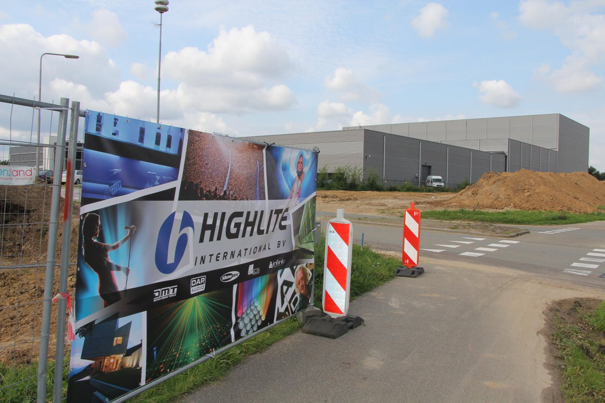 HighliteGroup's tweet photo. Highlite International HQ during Dealerdays 2015. #Dealerdays2015 #Showtec #Infinity #DMT #DAPaudio #Artecta http://t.co/0rSpdrklMC