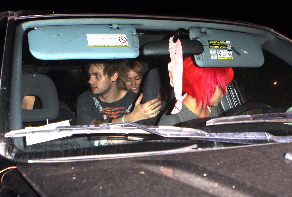 bryanasdivas's tweet photo. Bryana, Michael, Nia and Matt leaving The Foo Fighters concert last night! http://t.co/UfJZ1O6xv5