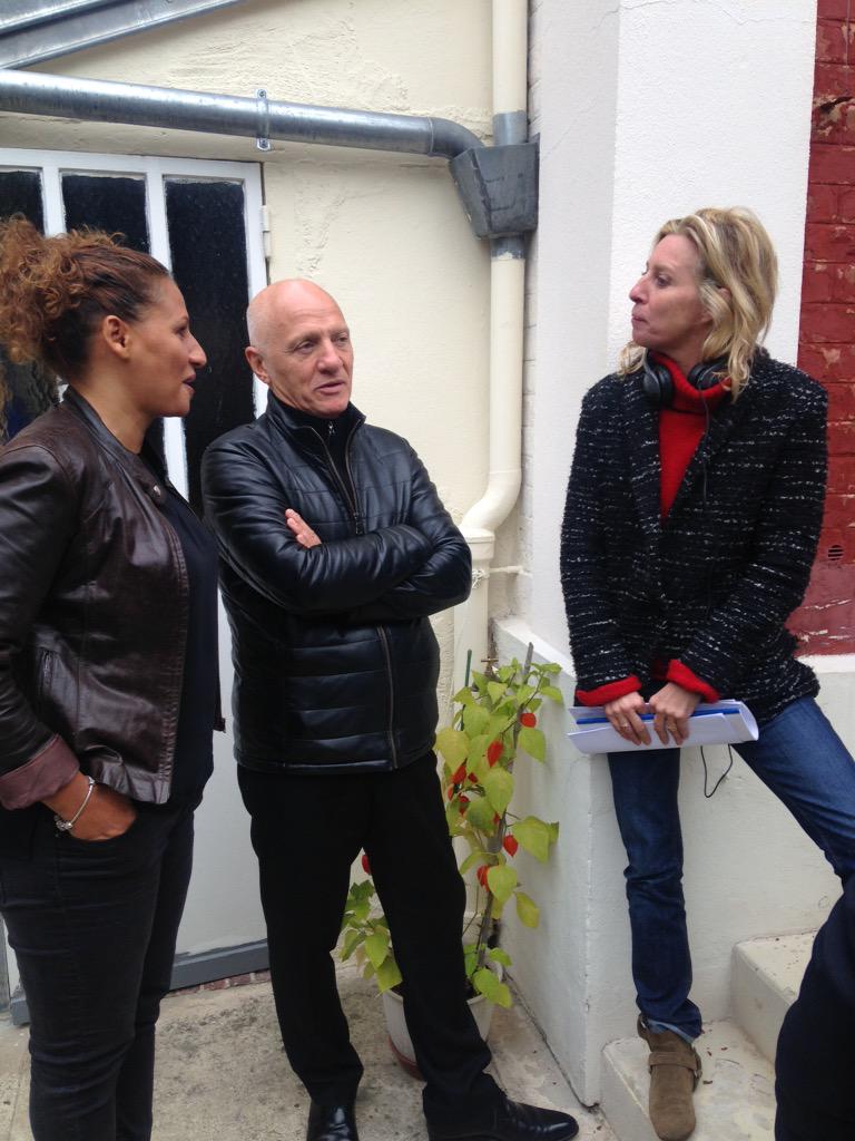 BenjChk's tweet photo. Des auteurs ont été formés par l'atelier d'écriture de la @Tf1fondation pour "Zadig &amp; ta mère" #HD1 #programmecourt http://t.co/UeOw0Vi5QY