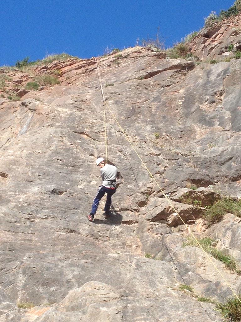 YoungGlos's tweet photo. Prince's Trust Team 177 coastal climbing in perfect sunshine #stonemonkeys #lovemyteam #PT25YEARS http://t.co/RU3N1CbrGe